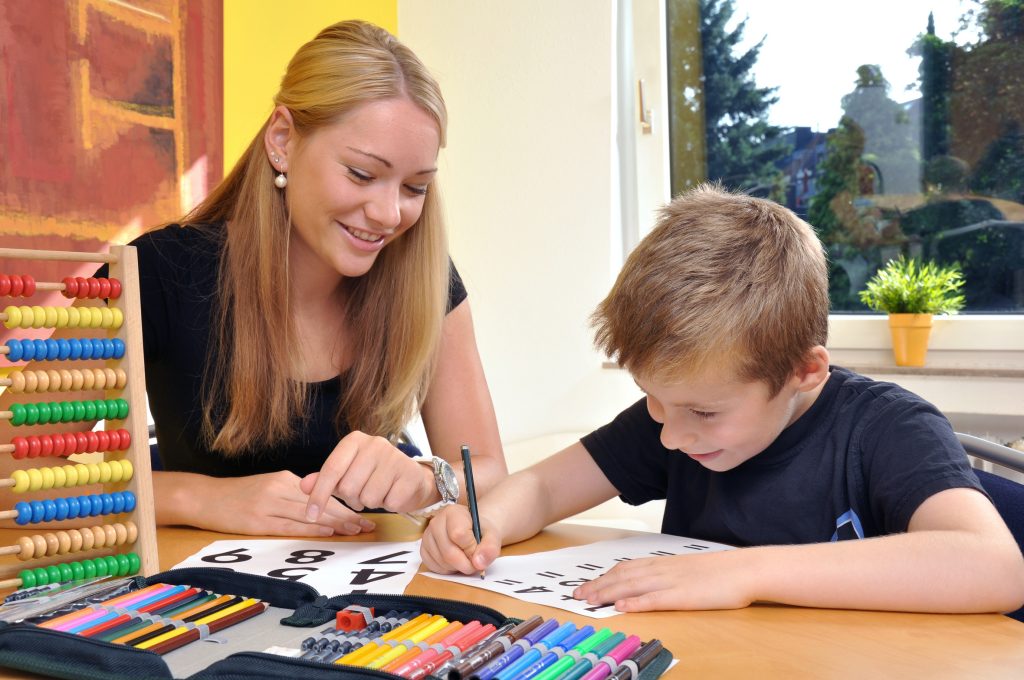 Schulassistenz an der Grundschule Groß-Buchholzer Kirchweg